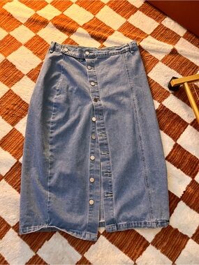 SHEIN XL Classic Button-Front Denim Midi Skirt - Blue